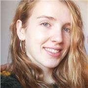 Profesora de Lengua Castellana y Literatura, sin demasiada experiencia pero con mucha formación.